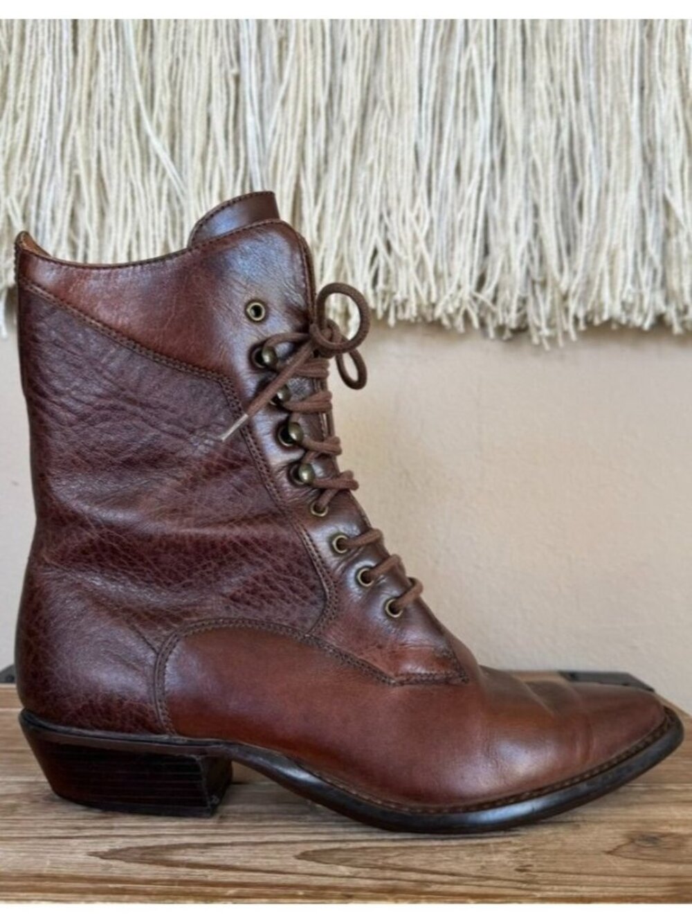 80s Vintage Nine West Brown Leather Lace Up Victorian Western Ankle Boots 8.5 - Picture 7 of 14